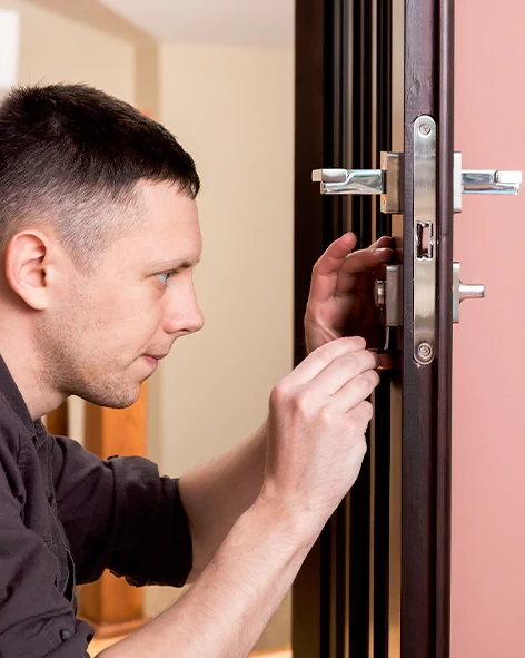 : Professional Locksmith For Commercial And Residential Locksmith Services in Hialeah, FL