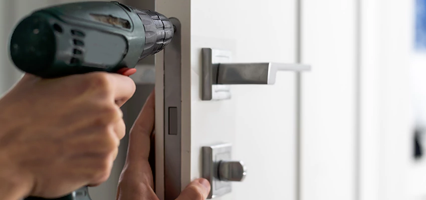 Locksmith For Lock Replacement Near Me in Hialeah, FL