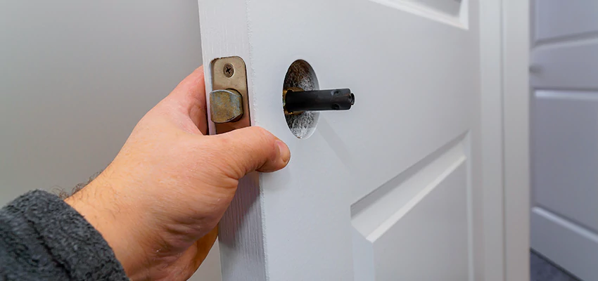 Nighttime Locksmith For Lock Repair in Hialeah, FL