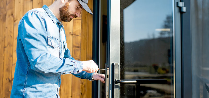 Frameless Glass Storefront Door Locks Replacement in Hialeah, FL