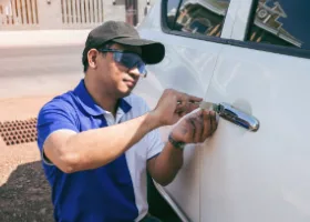 Car Locksmith in Hialeah, FL